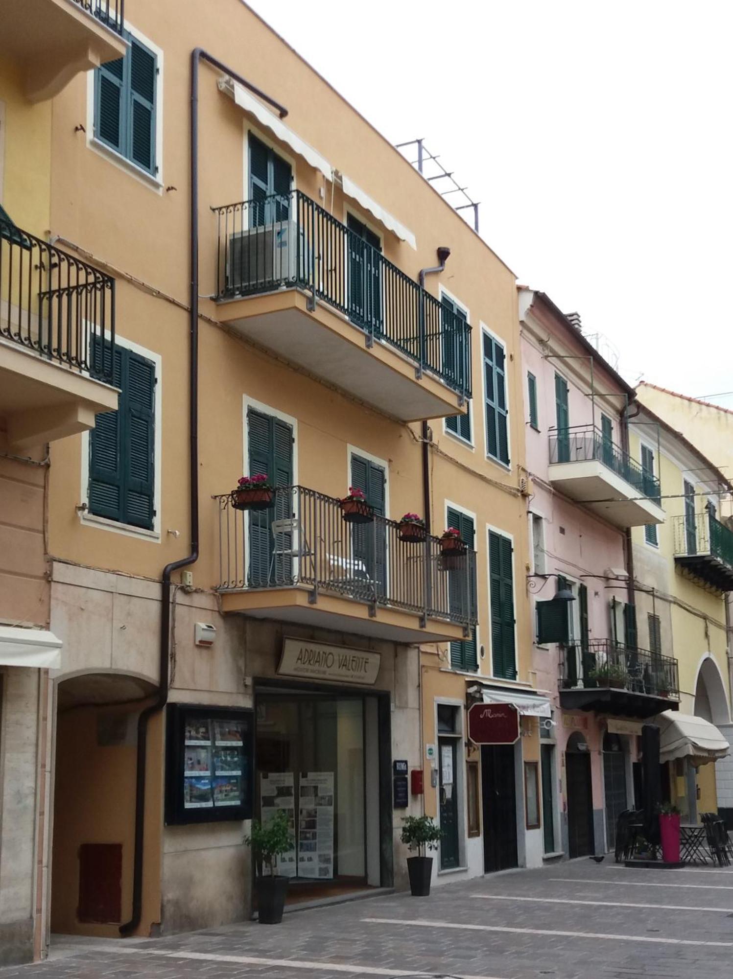 Porro15 Apartamento Finale Ligure Exterior foto